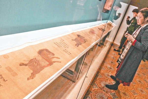 “神骏：故宫书画艺术中的马世界”展览展出的金代赵霖《昭陵六骏图》。 本报记者 武亦彬摄