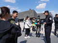 “五一”假期冰城警用人形机器人“上岗”