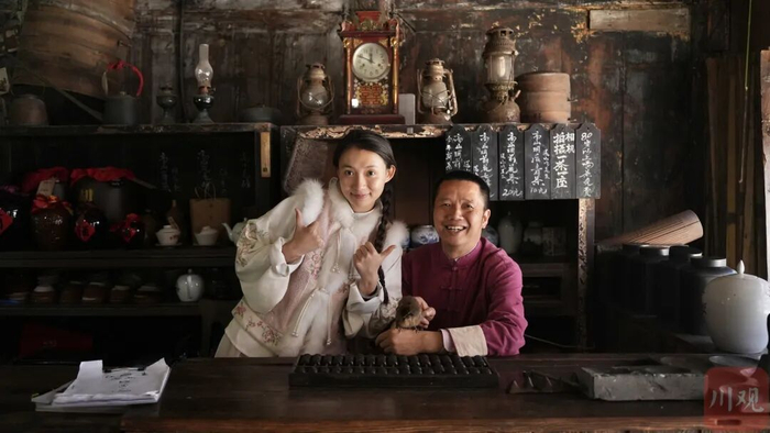 姚元全和侄女 罗顺 摄