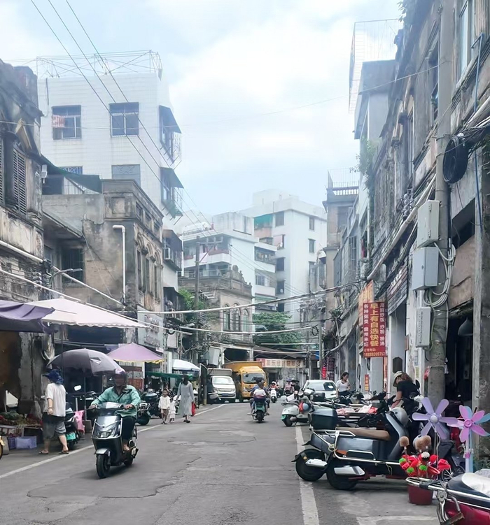 海口振东街。海南日报全媒体记者刘晓惠 摄