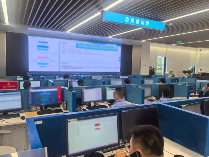 “五一”期间，上海市反诈中心始终保持运转。本文图均为 上海市公安局 供图