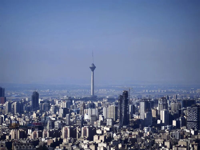 5月1日拍摄的伊朗首都德黑兰城景。新华社记者 沙达提 摄