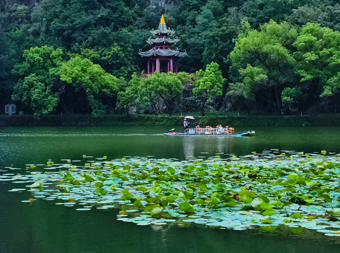 △肇庆七星岩景区。肇庆发布特约摄影师 西江1号 摄