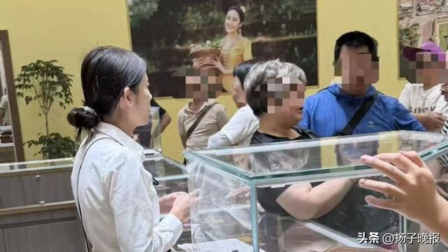 老年游客参加老挝“VIP答谢游”。受访者供图