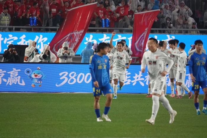 （5月2日，作客南京的常州队率先攻入一粒精彩远射。