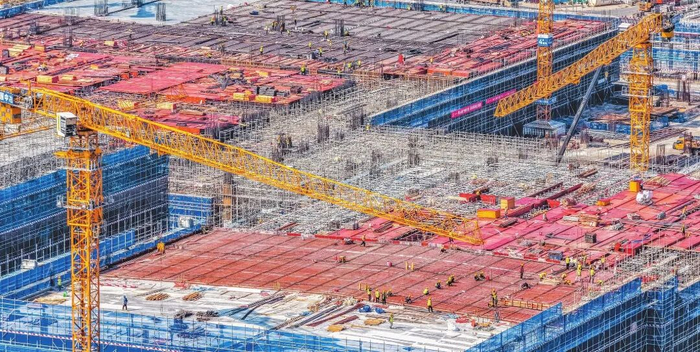 在海口国家高新区新海陆岛物流园区起步区工程项目（A包）施工现场，一派热火朝天的建设景象。记者 康登淋 摄