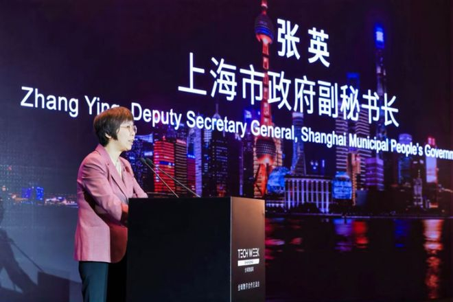张英介绍相关情况。图片来源/主办方供图