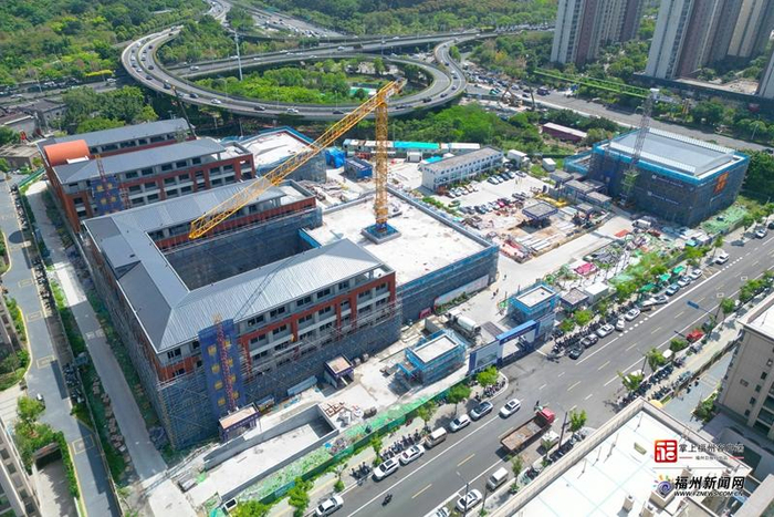 白湖北园片区小学（麦顶分校）加速收尾。（市城乡建总供图）