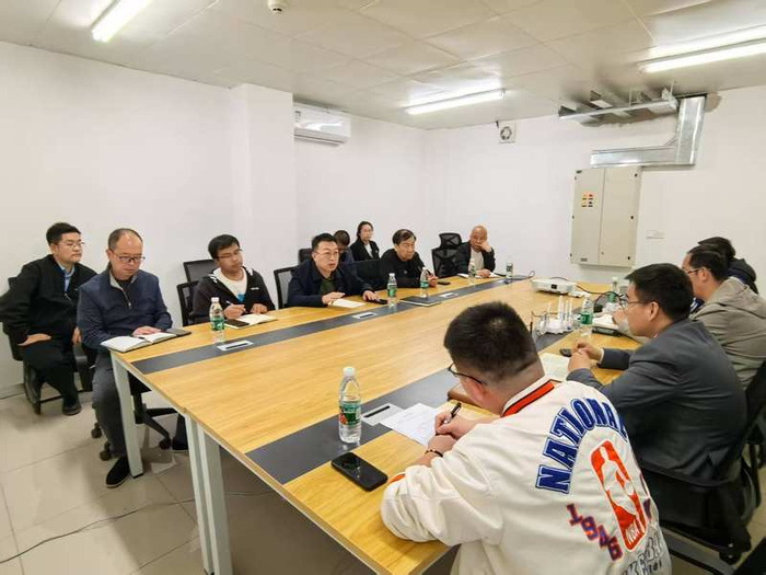 北七家镇为北清橡树湾社区供水问题举办协调会。昌平区北七家镇政府供图