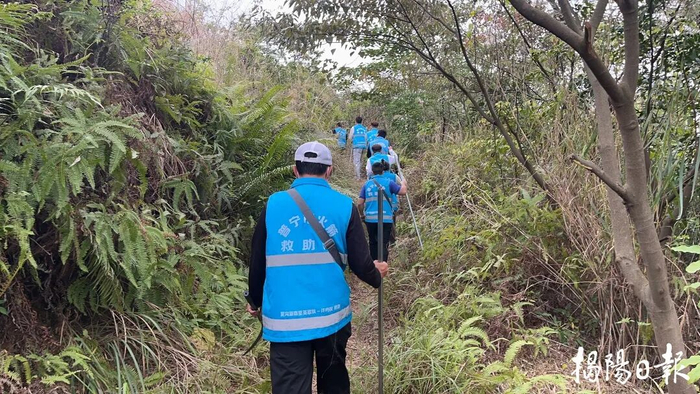 普宁市火箭志愿协会志愿者积极参与寻失救助行动。通讯员 摄