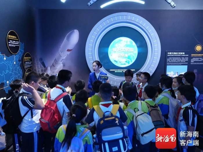 研学团走进海南科技馆。受访者供图