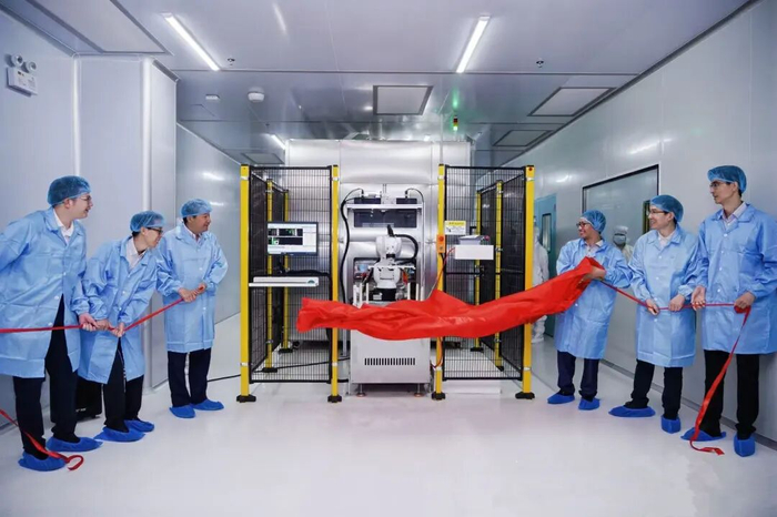 2024年7月19日，三叠纪（广东）科技有限公司TGV板级封装线投产。图片由受访者提供