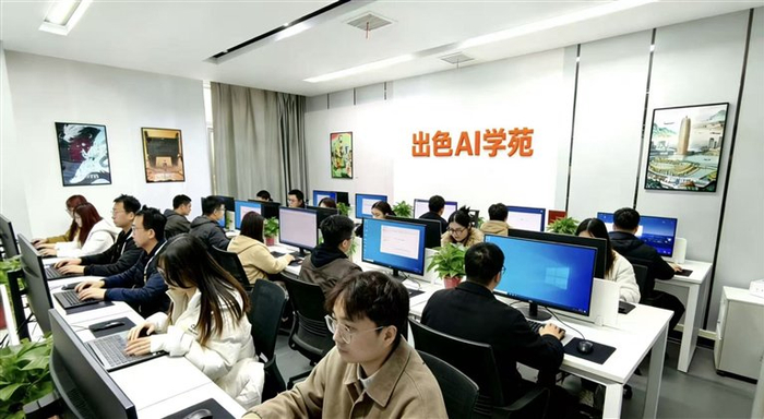郑州出类文化传播有限公司的AI视频制作团队。 受访者供图