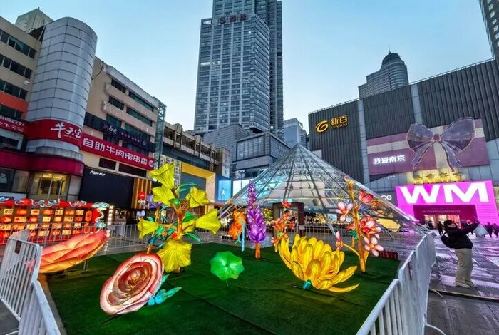 图为新街口商圈，视觉江苏供图。
