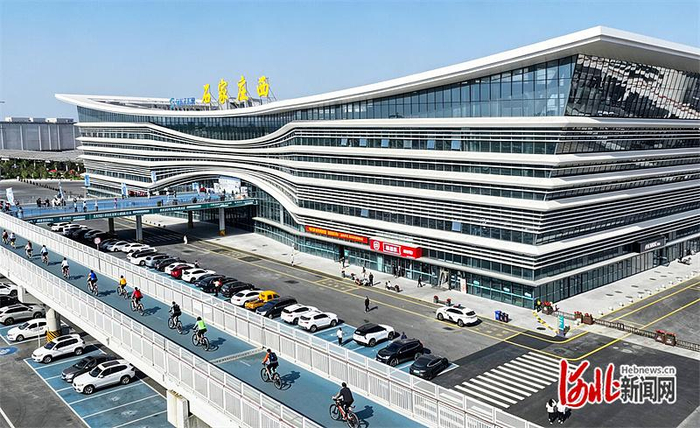 5月4日拍摄的京昆高速石家庄西服务区。 河北日报记者 史晟全摄