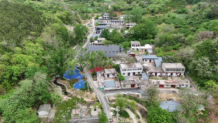   4月21日，拍摄的安徽省淮南市寿县八公山乡张管村西套村民组。（无人机照片）新华网发（廖宇翔 摄）