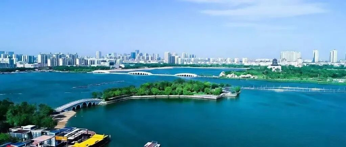 油城东营地处黄河入海口，人均公园绿地面积26.1平方米，居山东省第一。  东营发布 供图