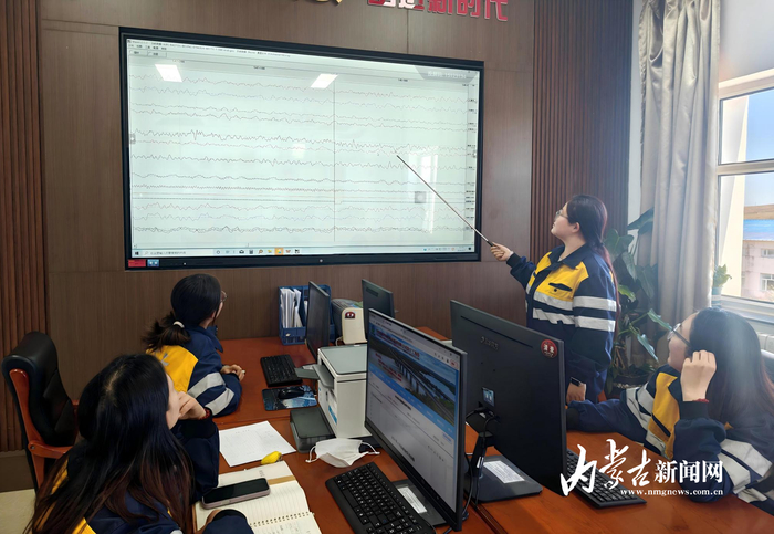 通过数据曲线分析设备运行状态