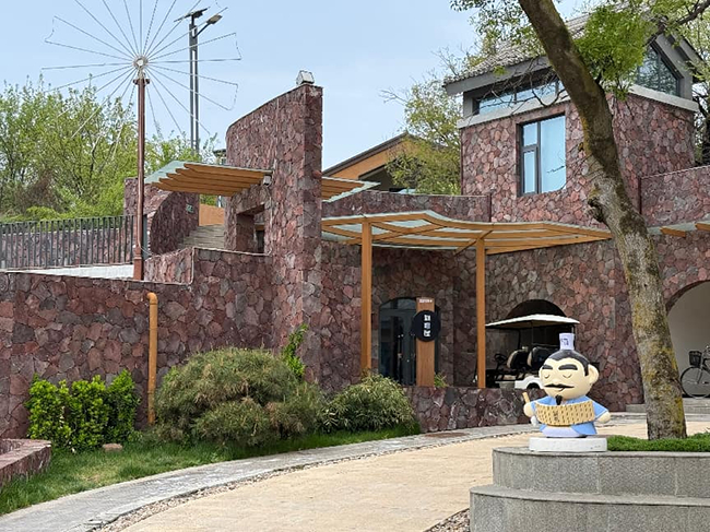 2026年4月24日，在安泽县田家庄村拍摄的“田家庄·墅”一角。新华网王梦佳摄