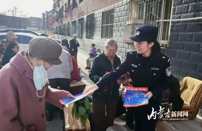 发放宣传资料