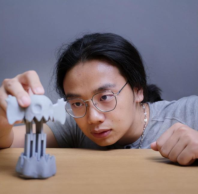 图 | 论文第一作者郦家骥（来源：个人主页）