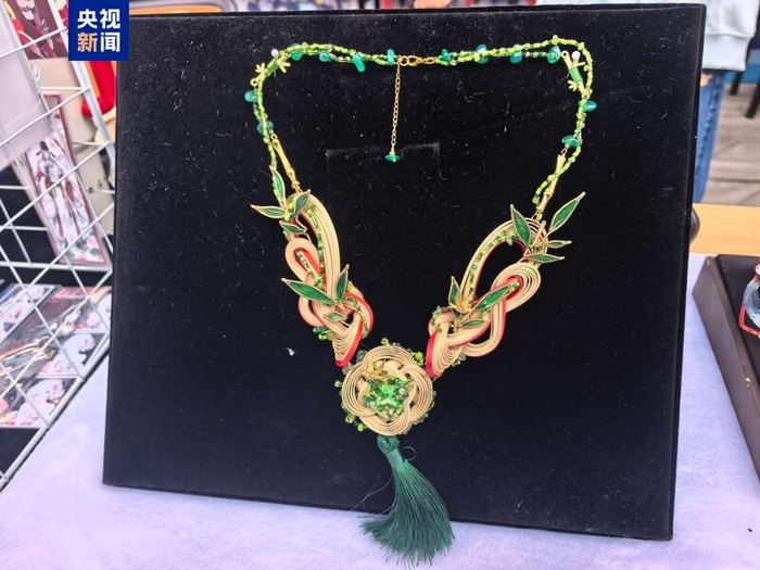 △融入珠海三灶非遗竹编技法的手工饰品