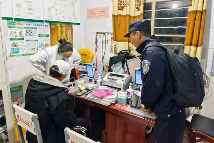 ▲送医检查 图据大姚警方