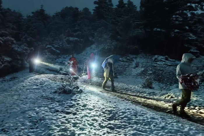 ▲搜救被困登山者 图据大姚警方