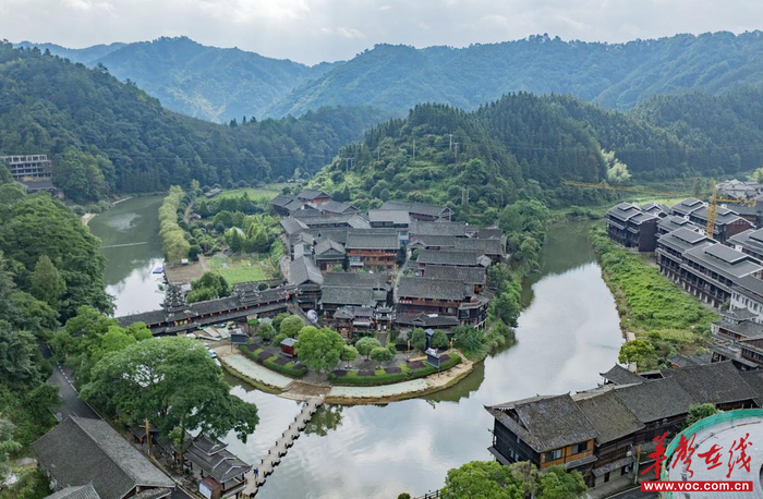 （通道皇都侗寨全景。 湖南日报全媒体记者 李健 摄）​