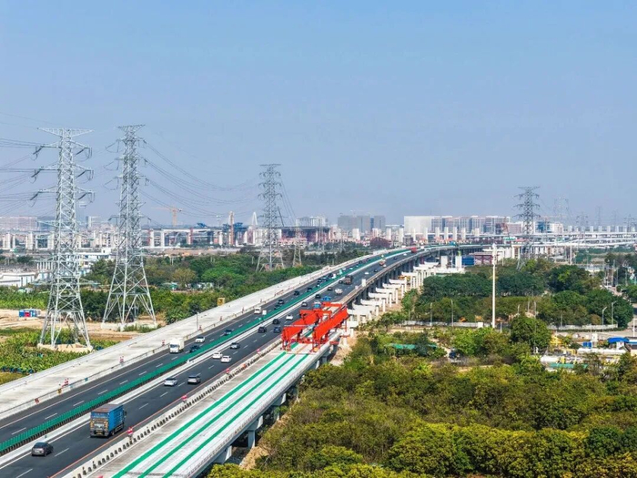 △东河大桥施工现场。图源：广东省公路建设有限公司