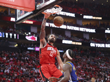 亚当斯：不认为自己是NBA最壮的人 裁判这么想导致我被撞了也不吹