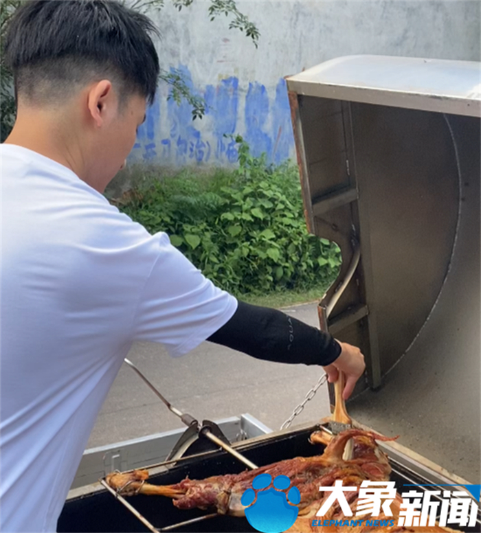 此前摆过地摊