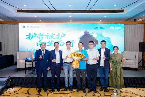 图9:活动大合影