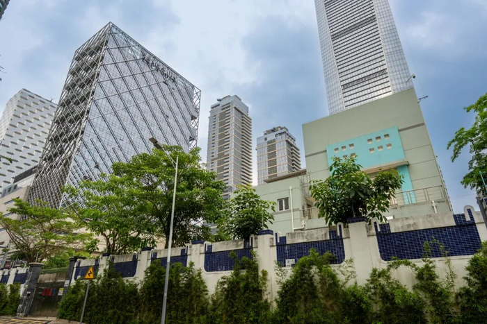 南山区110千伏后海变电站，距离君尚仅20米。