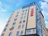 匠心铸光明 妙手护视界——惠州希玛眼科杨俊坡医生的行医之路