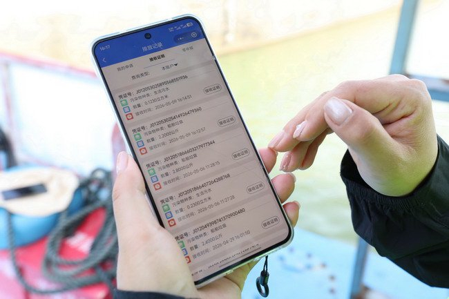 每条船排放的生活污水、垃圾等都有记录，方便交通执法部门检查。