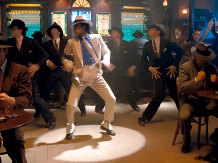MICHAEL JACKSON- DANCING THE NIGHT AWAY
