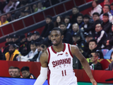 媒体人：山西男篮虽篮板占据优势 但进攻串联效果不佳 执迷于单打