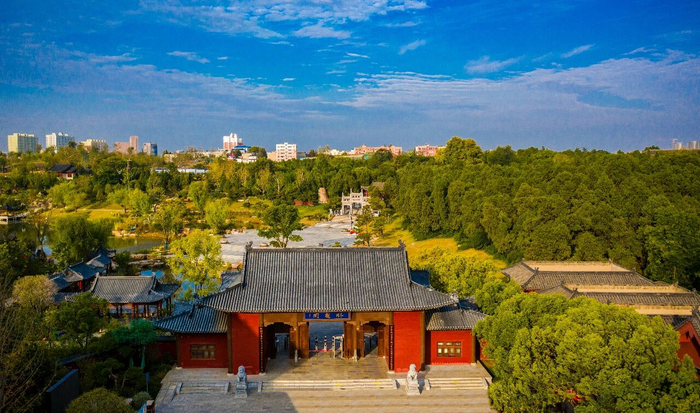 图为南阳卧龙岗武侯祠。南阳市委宣传部 供图