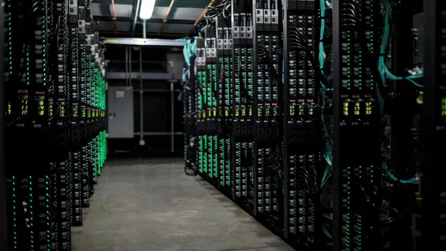 AI 熱潮引發民怨：七成美國民眾反對家門口建數據中心