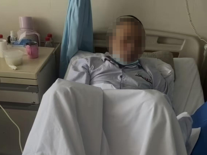 ▲姚世柱生前在接受治疗 受访者供图