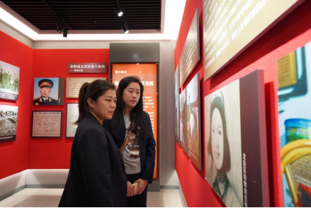 图为组织青年员工参观红色教育基地（宁阳烟草供图）