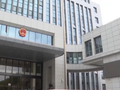两人乘顺风车相识闪婚，女方获赠价值千万元房产后闪离，要求分割99%房产！法官：利益失衡明显，女方可适当分得50万元