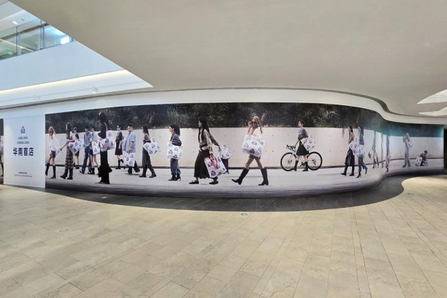 　　图说：金粒门华南首店位于深圳龙岗布吉万象汇负一层B120号，靠近5号线百鸽笼站C出口