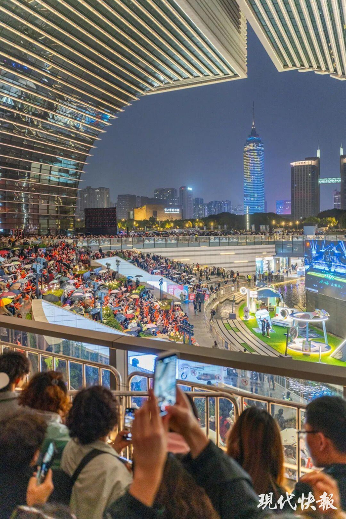 常州文化广场大屏直播赛事，文化广场供图