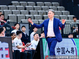 郑永刚：贺希宁遭遇包夹发挥有所欠缺 出于保护没让史密斯再上场