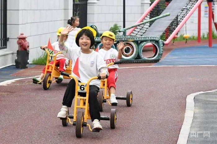 合肥市将军岭幼儿园，小朋友在趣味游戏中快乐成长（央广网发 蜀山区委宣传部供图）