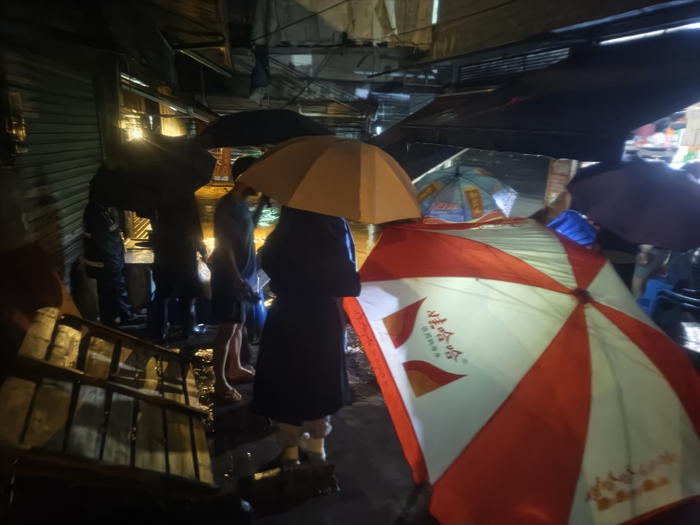 转移群众