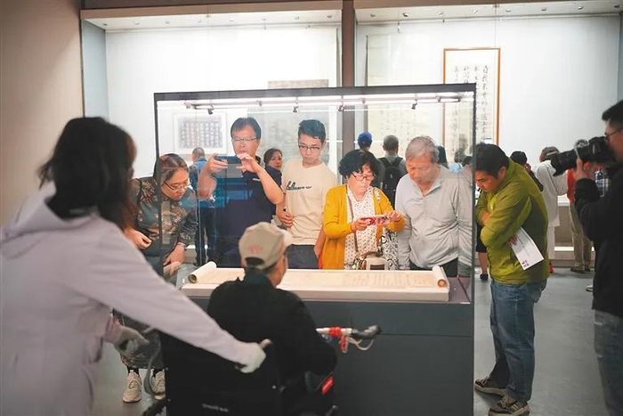 2024年，“千古风流 不老东坡——苏轼主题文物展”在海南省博物馆展出。（资料图）