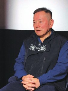 《寒战》系列电影出品人、监制江志强 雷蕴含摄